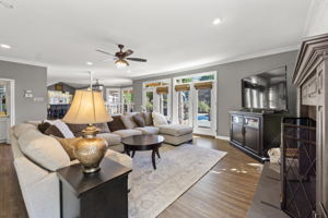 130 Spring Forest Dr, Simpsonville, SC 29681, USA Photo 4