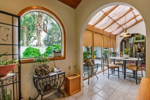 Hallway/Breakfast Area