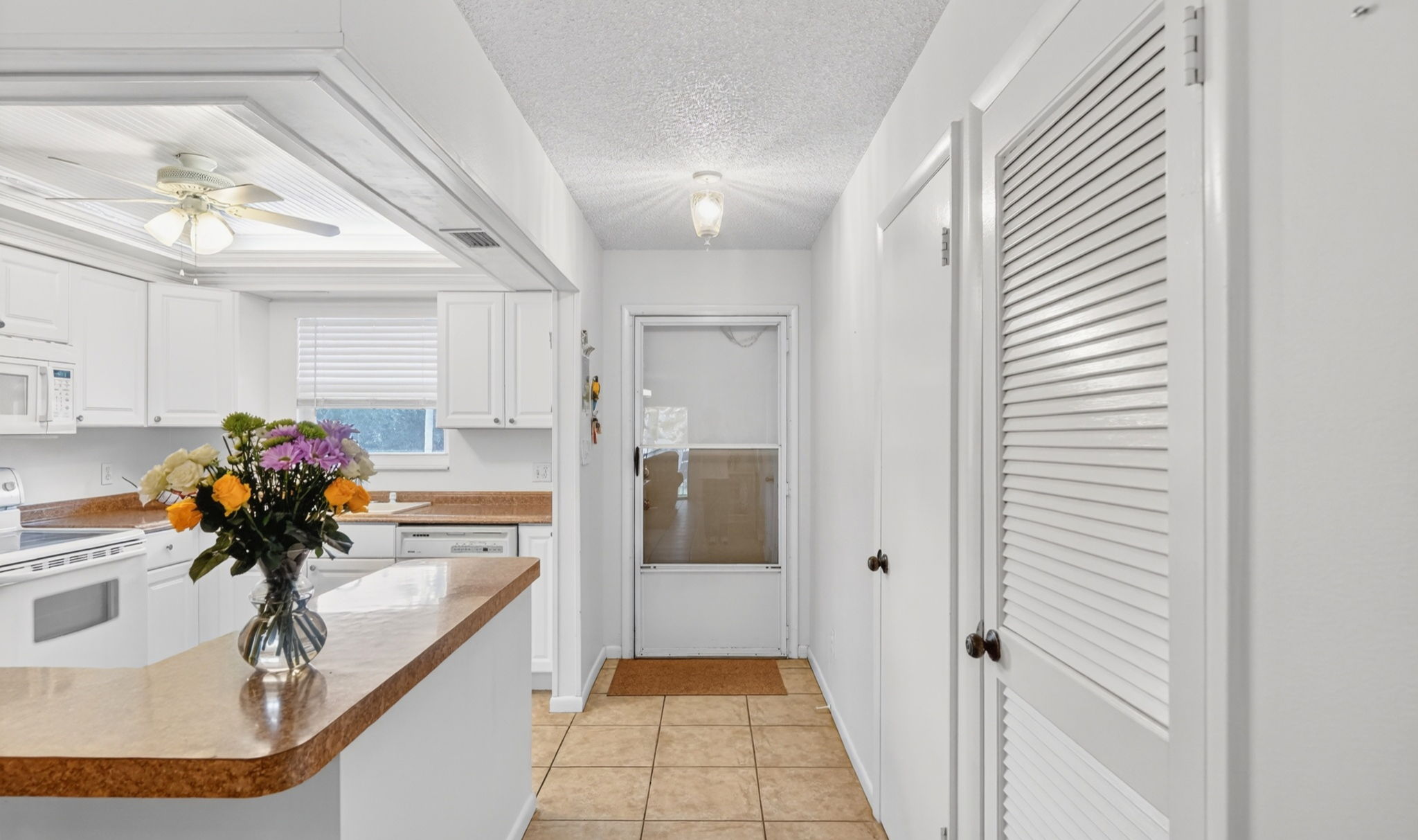 Foyer to Kitchen