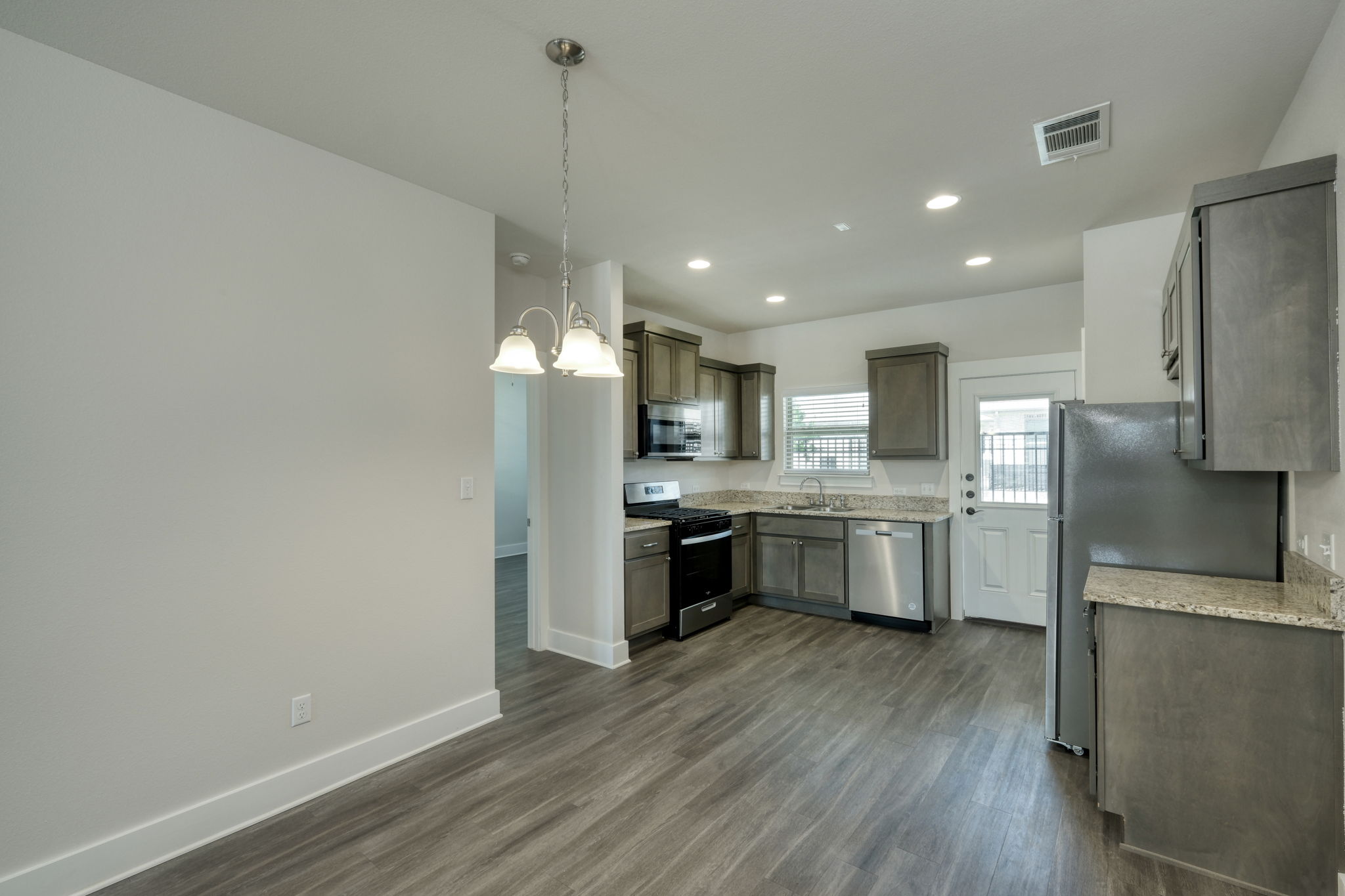 Dining/Kitchen