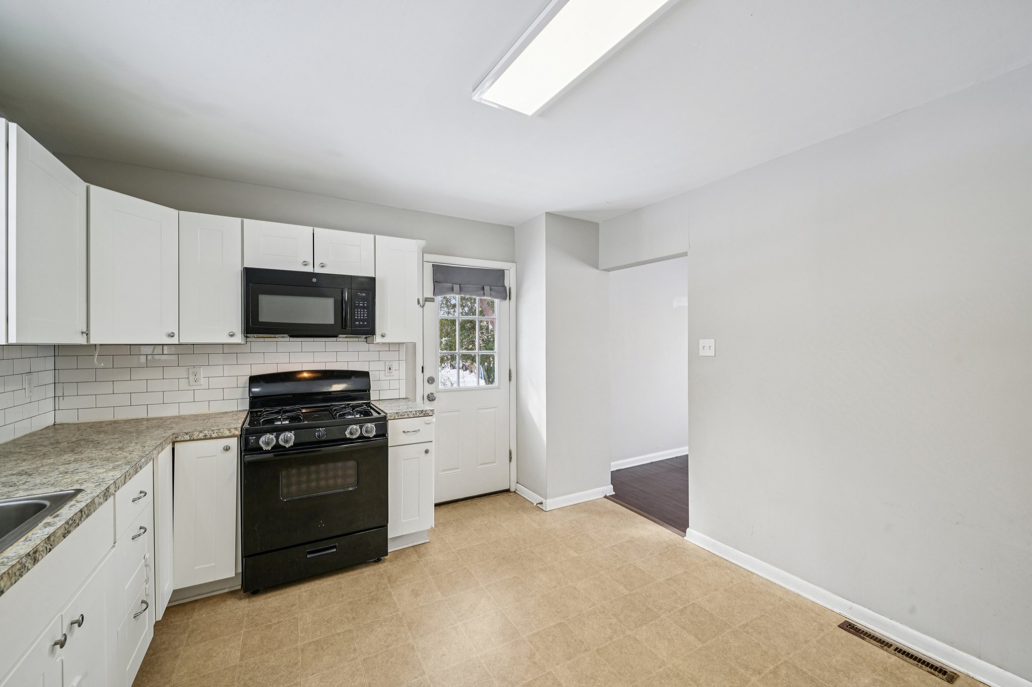 Cedar Ave-S0702-008.jpg