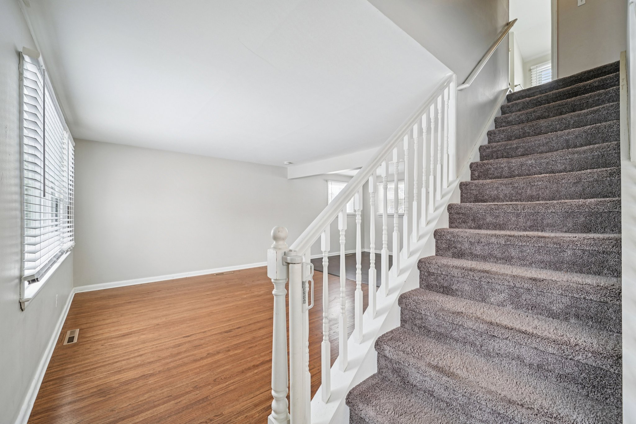 Cedar Ave-S0702-013.jpg