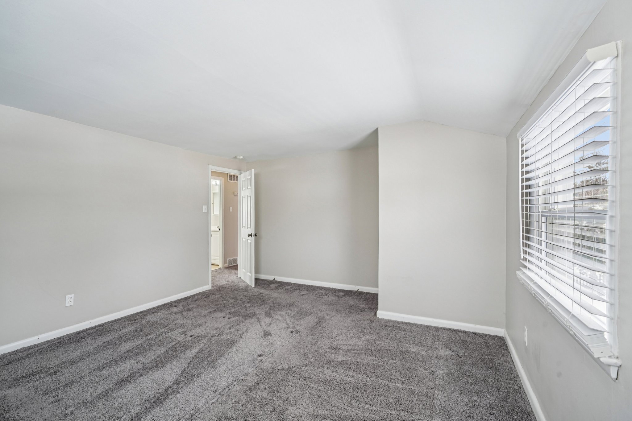 Cedar Ave-S0702-020.jpg