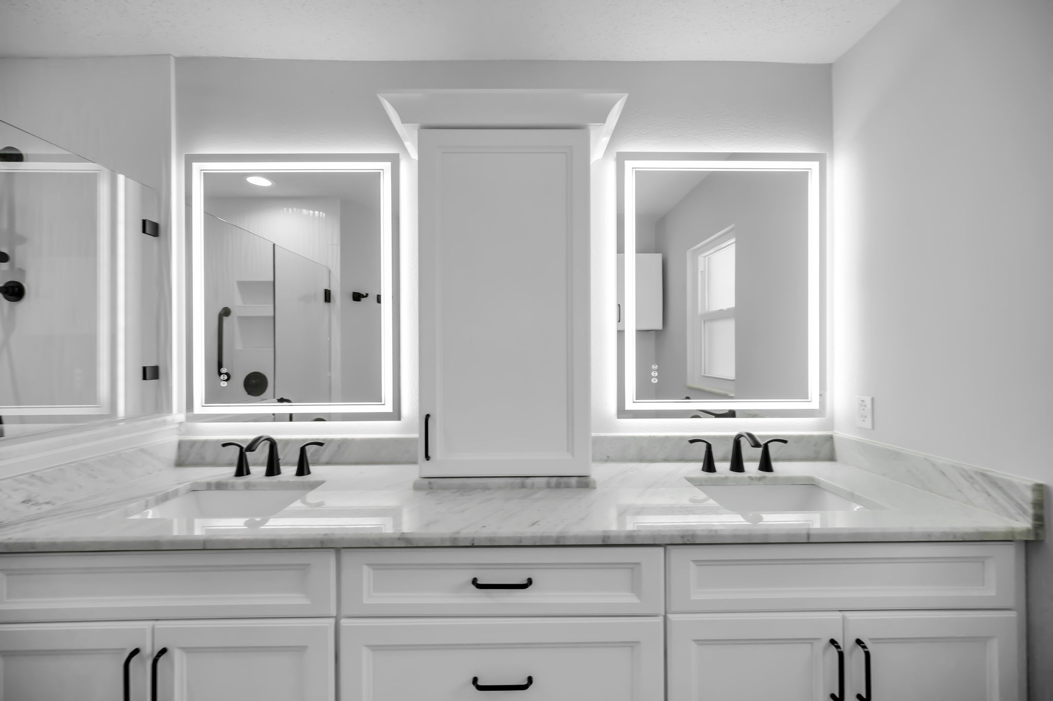 Primary Bathroom1c