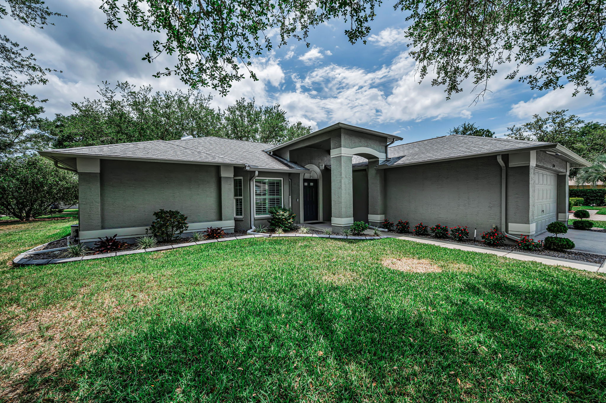 Front Exterior8