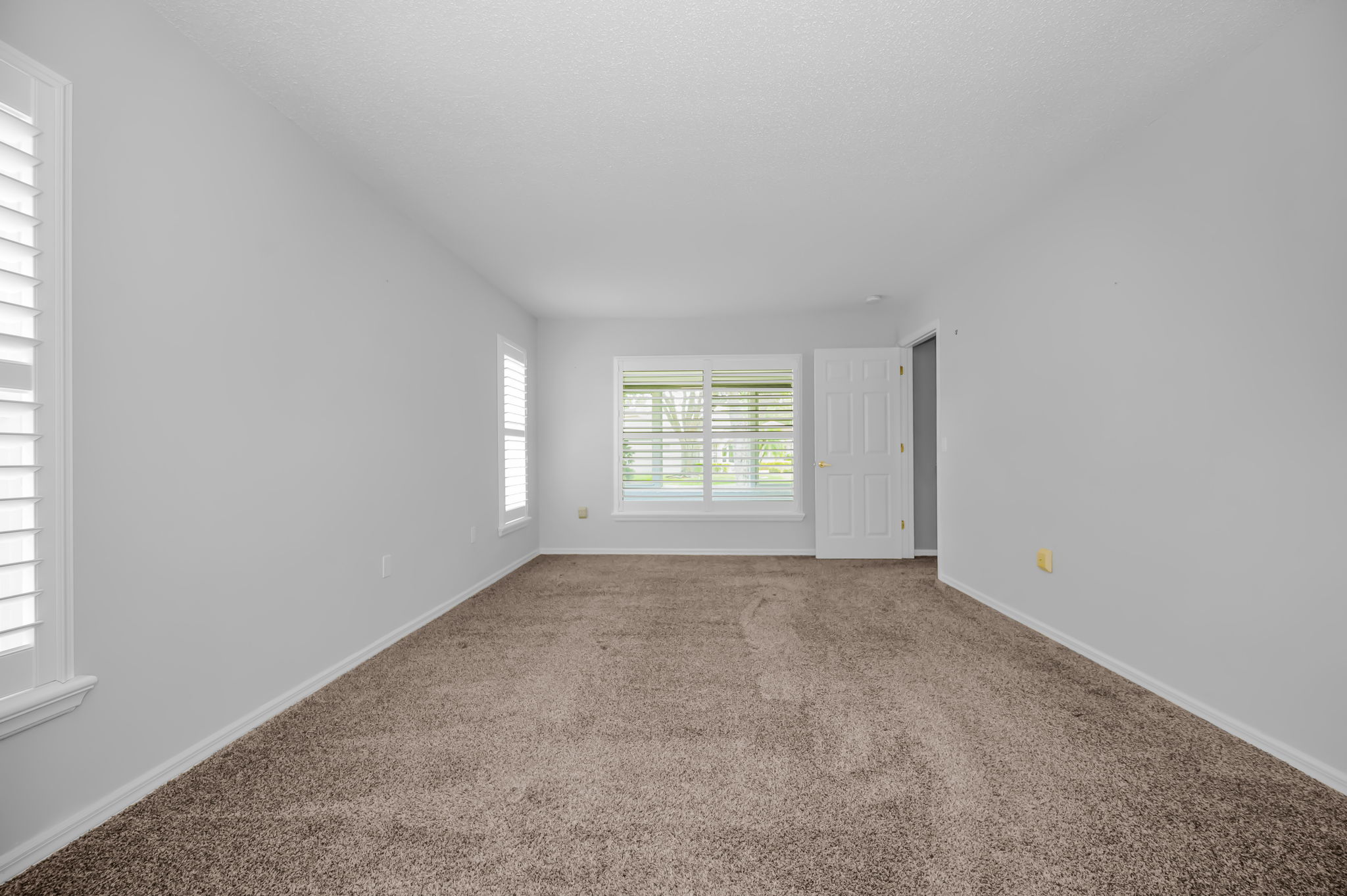 Primary Bedroom1b