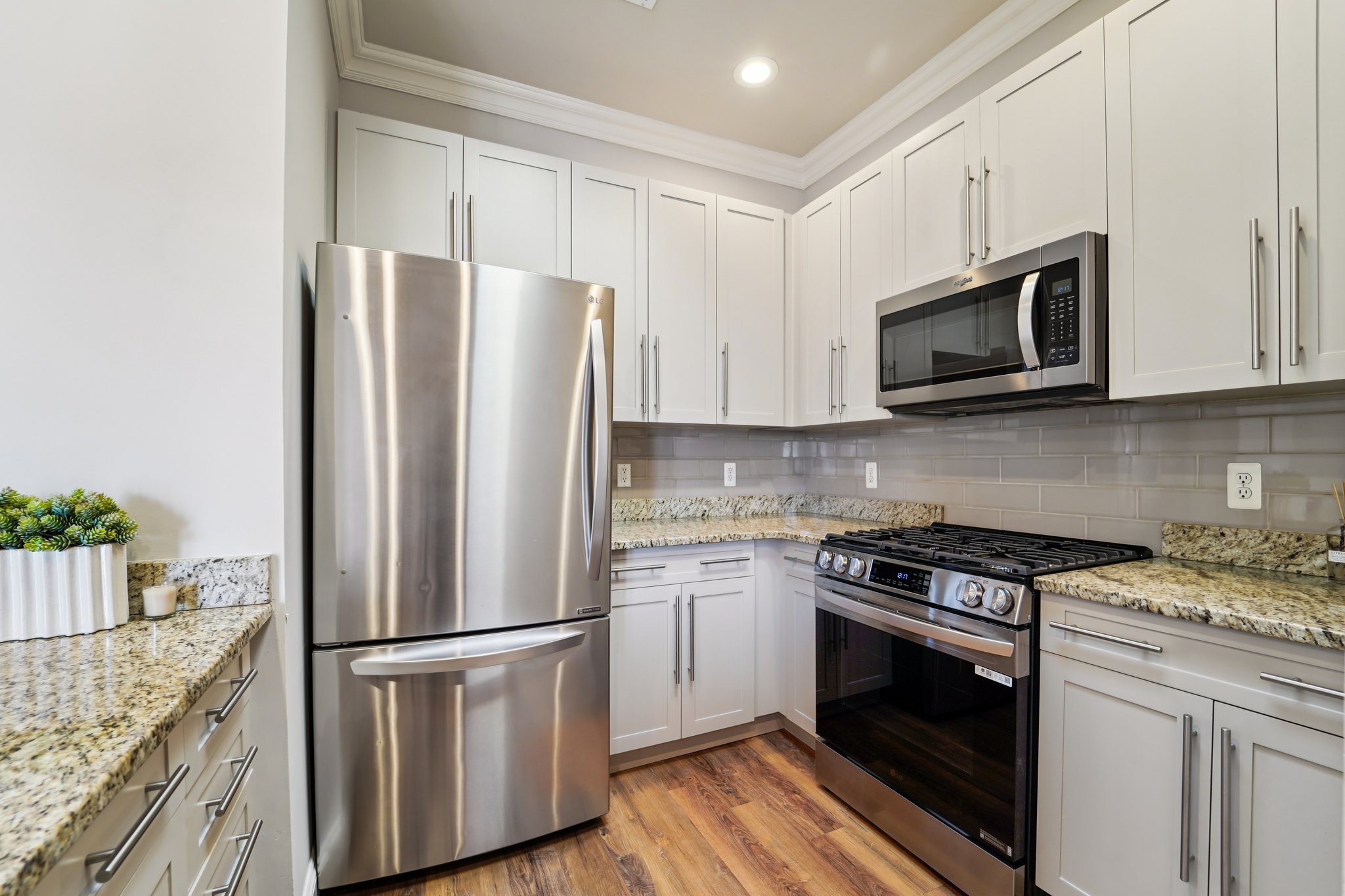 Grand St-S0602-012.jpg