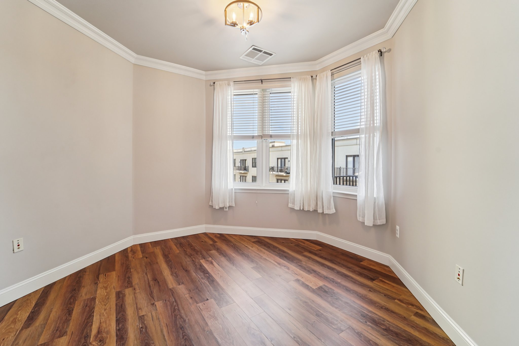 Grand St-S0602-019.jpg