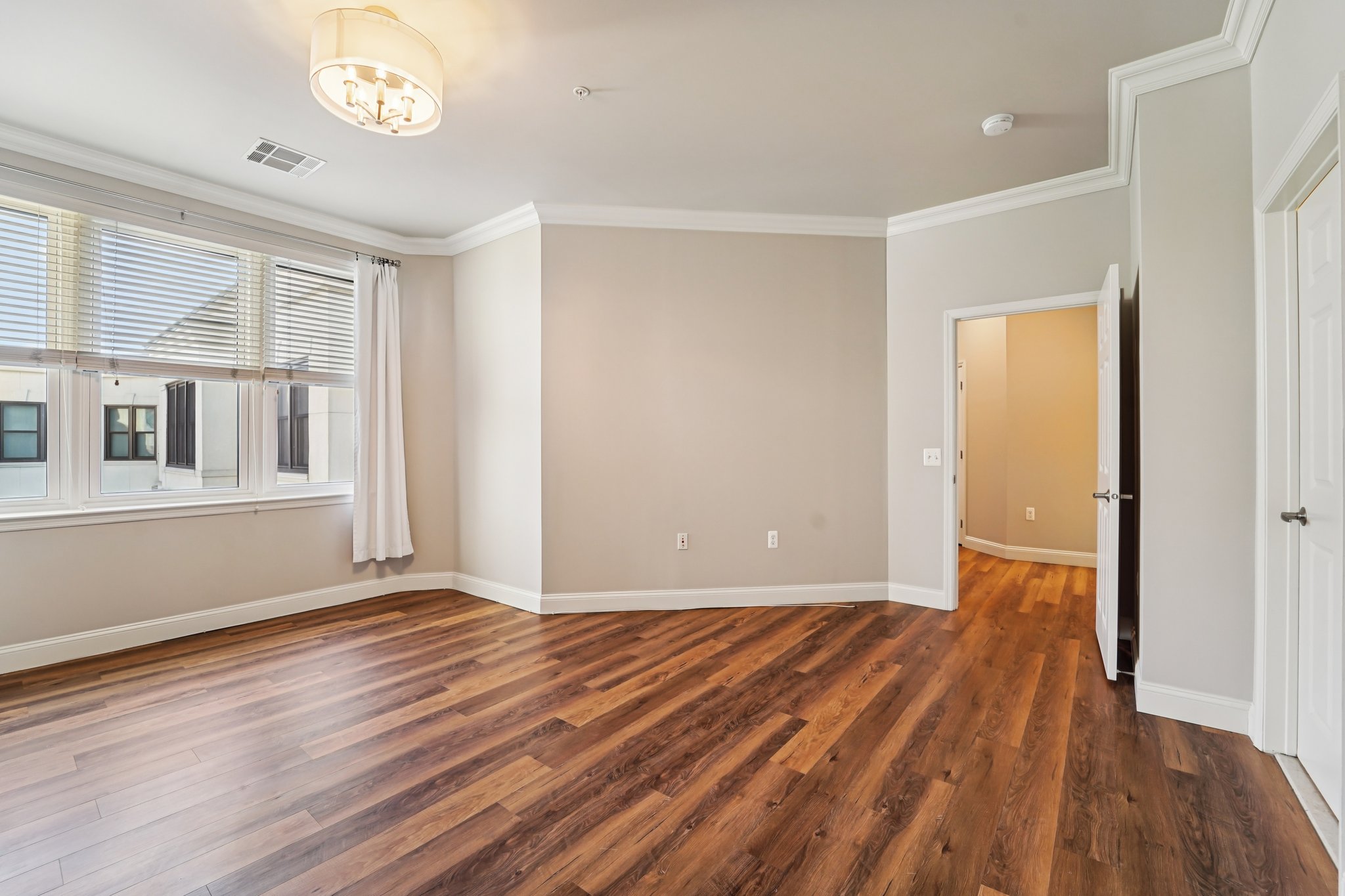 Grand St-S0602-024.jpg