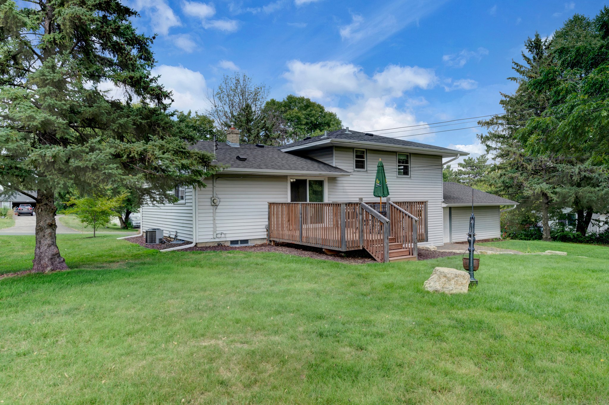 1300 Lakeview Ave, Mendota Heights, MN 55120, USA Photo 6