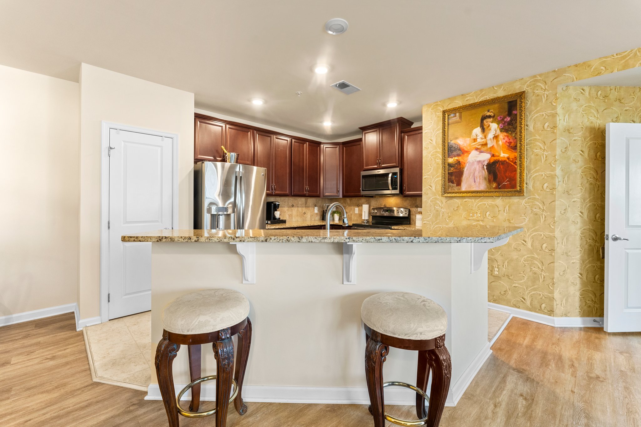 Kitchen/Breakfast Bar