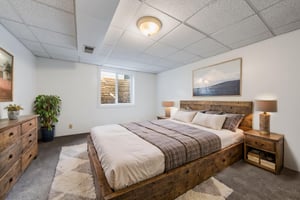 DSC00112 virtually staged.jpeg