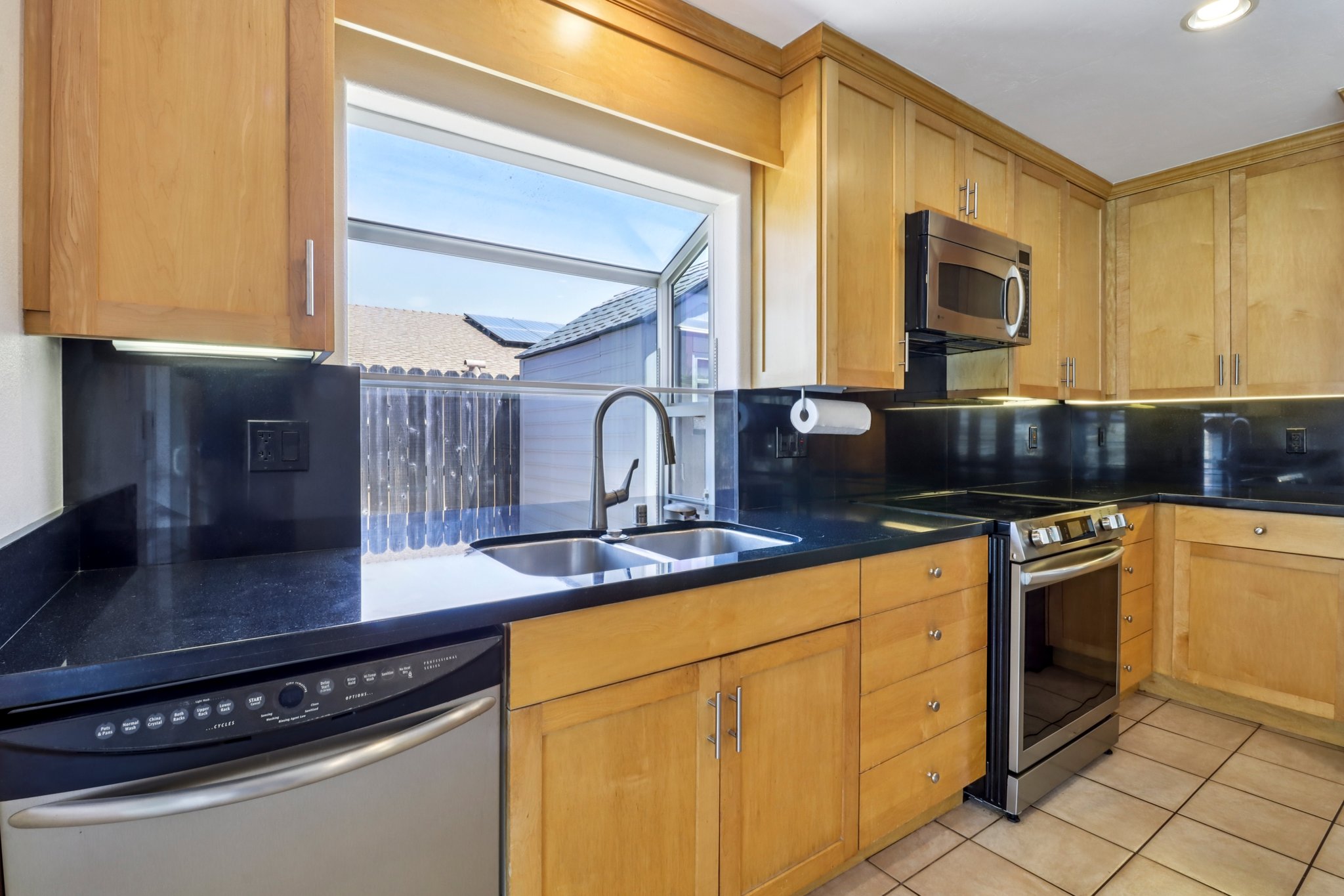 Standish Dr-0306-010.jpg