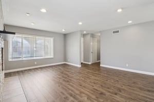 Standish Dr-0306-007.jpg