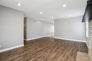 Standish Dr-0306-008.jpg