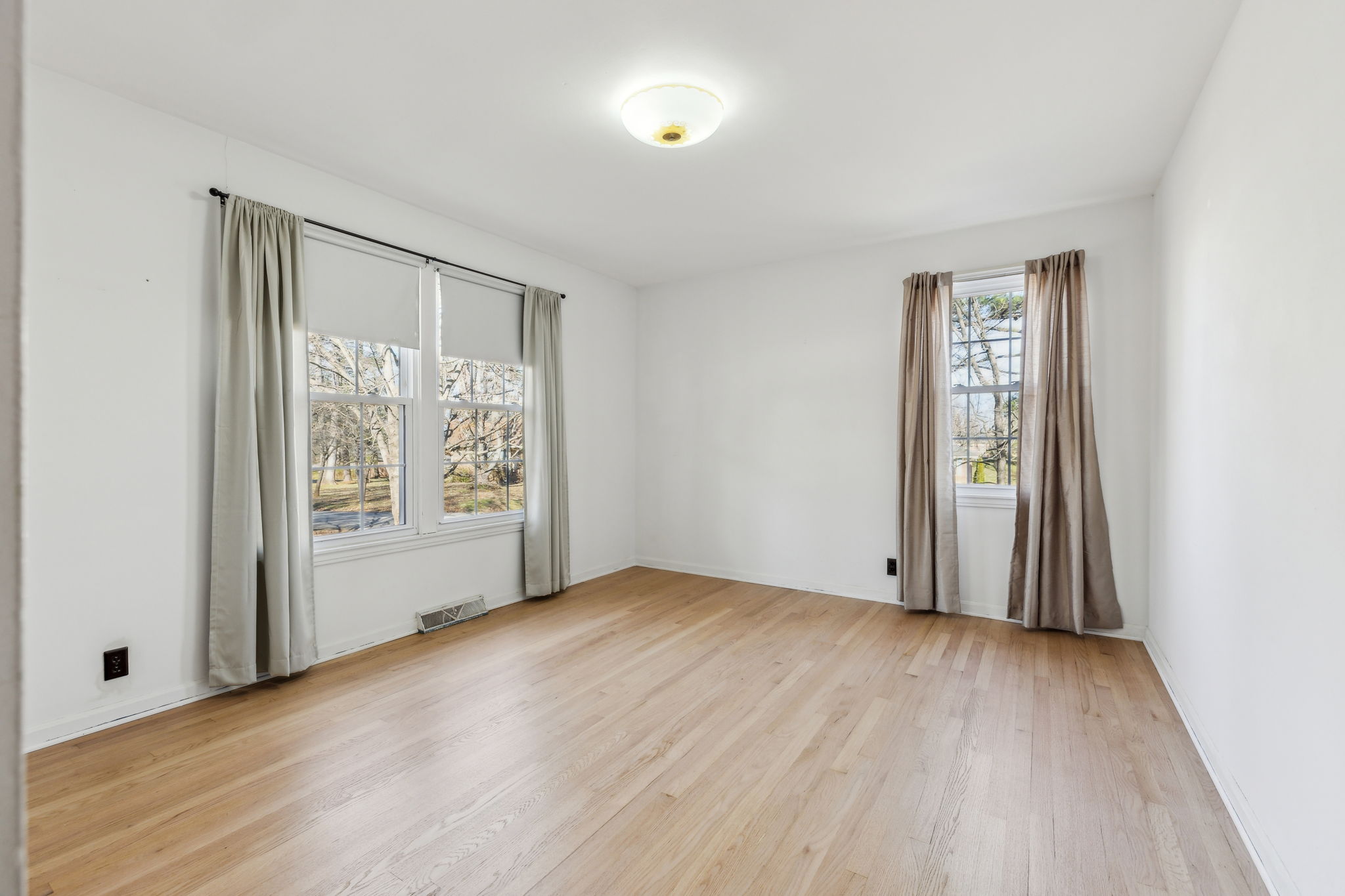 Second bedroom with 2 nice-sized closets