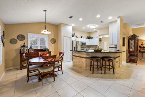 Dinette/Kitchen