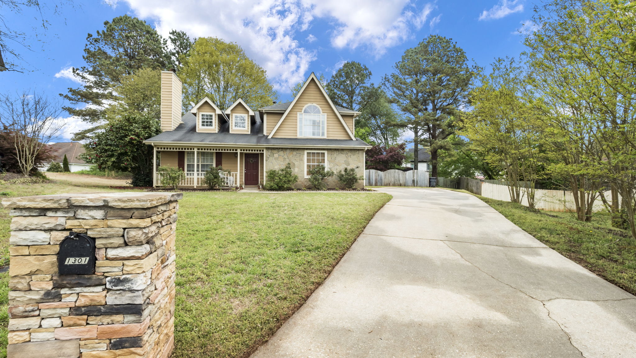  1301 Springmont Ct, Lawrenceville, GA 30043, US Photo 2
