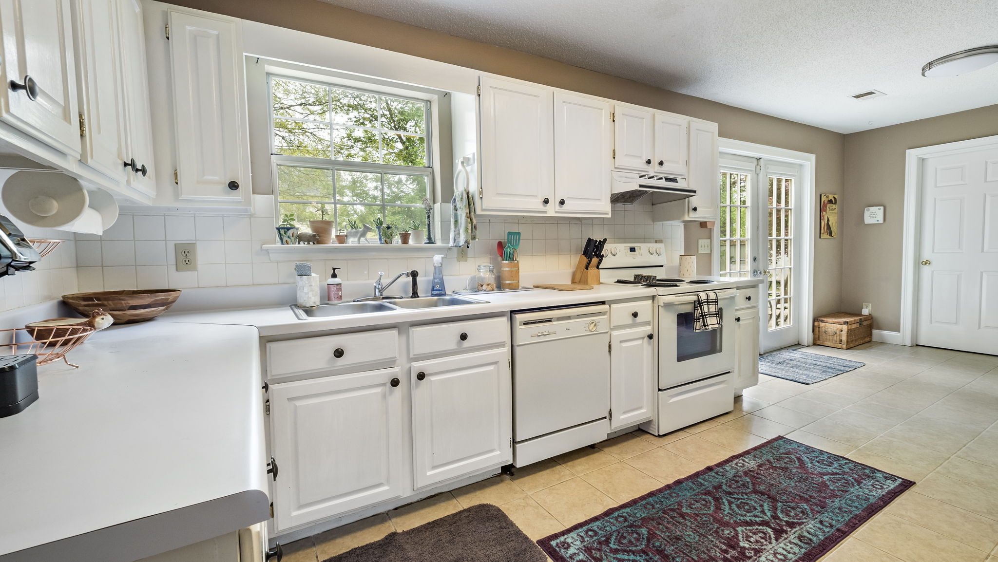  1301 Springmont Ct, Lawrenceville, GA 30043, US Photo 11