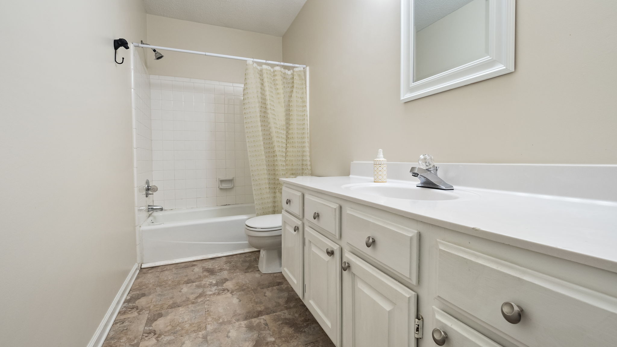  1301 Springmont Ct, Lawrenceville, GA 30043, US Photo 18
