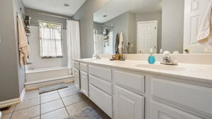  1301 Springmont Ct, Lawrenceville, GA 30043, US Photo 15