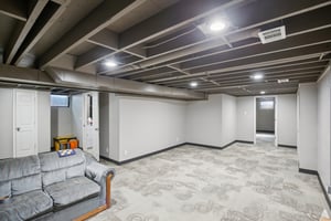 E 45th Terrace S-013.jpg