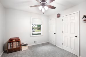 E 45th Terrace S-026.jpg