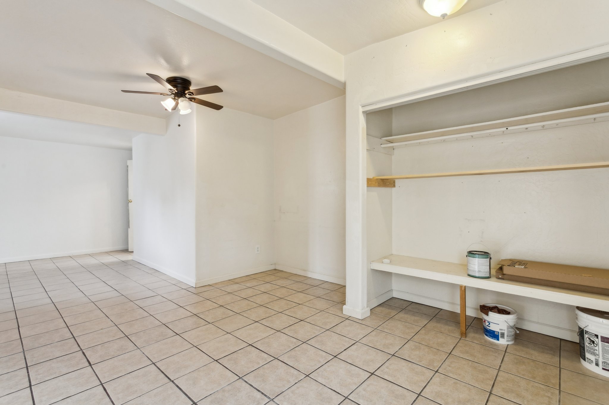 13017 N 20th St - 1,3,4,5 - 011.jpg