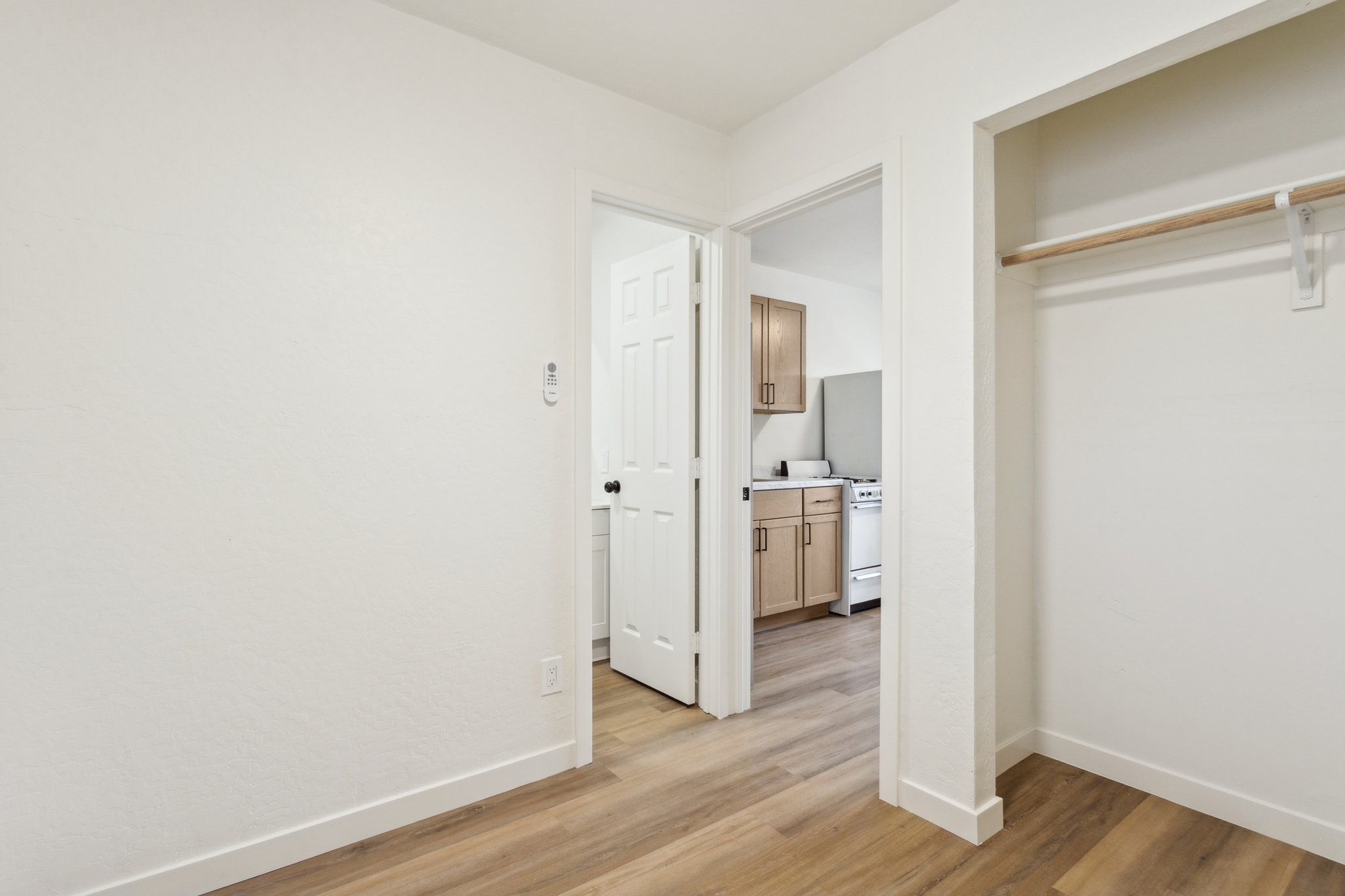 13017 N 20th St - 1,3,4,5 - 021.jpg