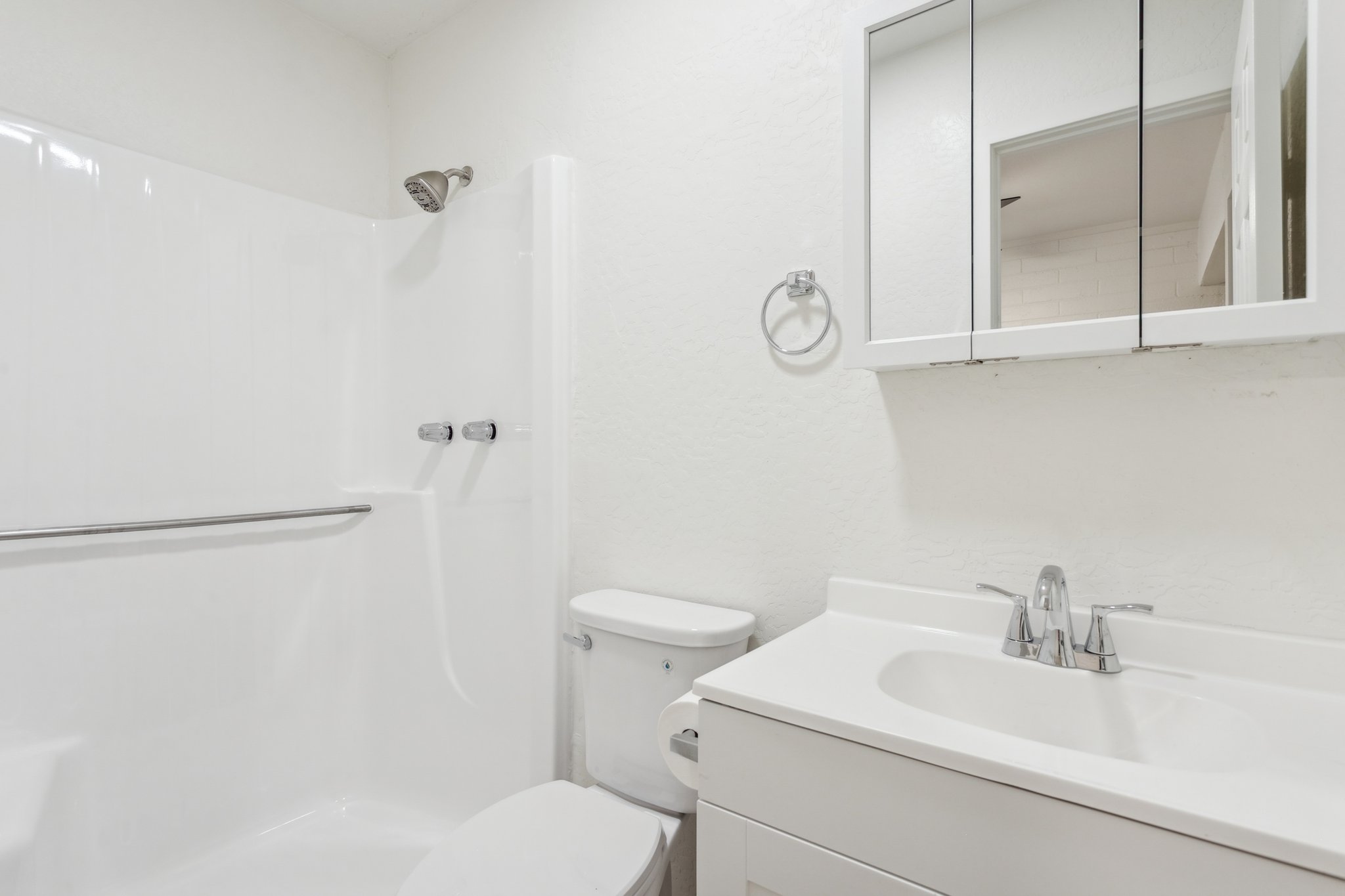 13017 N 20th St - 1,3,4,5 - 024.jpg