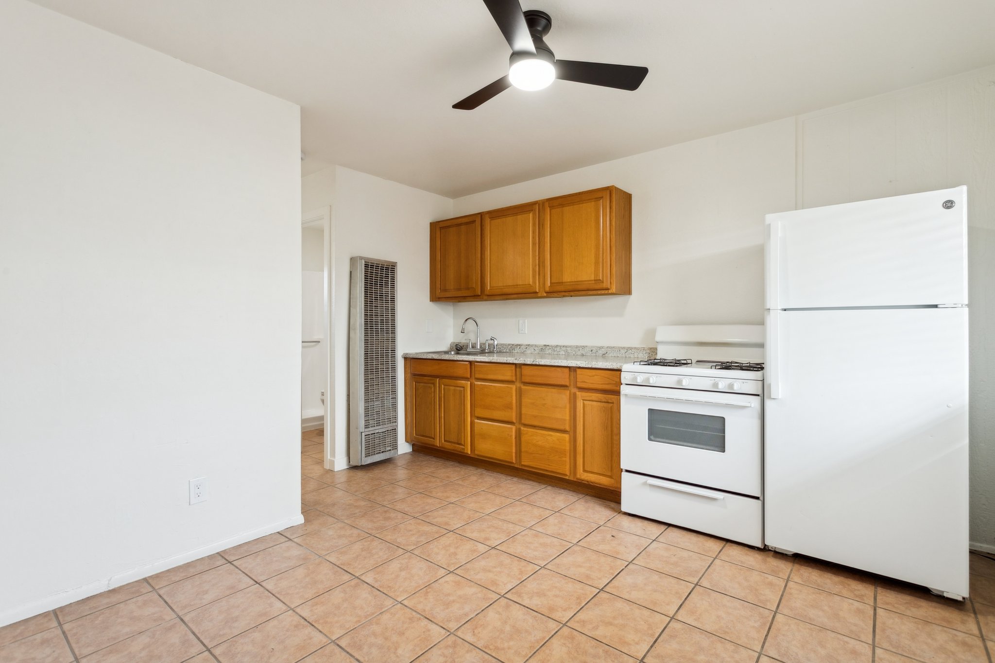 13017 N 20th St - 1,3,4,5 - 041.jpg