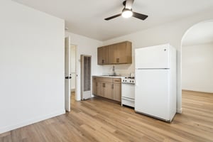 13017 N 20th St - 1,3,4,5 - 005.jpg