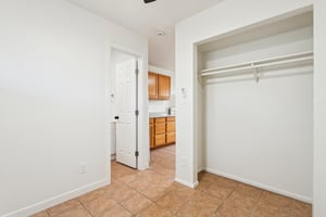 13017 N 20th St - 1,3,4,5 - 028.jpg