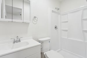 13017 N 20th St - 1,3,4,5 - 033.jpg