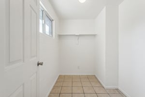 13017 N 20th St - 1,3,4,5 - 037.jpg