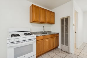 13017 N 20th St - 1,3,4,5 - 040.jpg