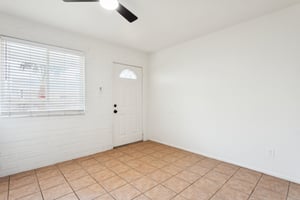 13017 N 20th St - 1,3,4,5 - 042.jpg