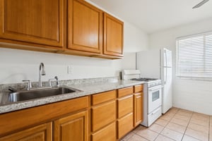 13017 N 20th St - 1,3,4,5 - 043.jpg