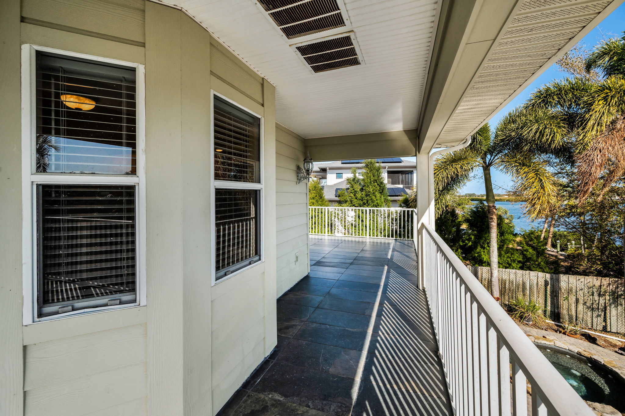 Upper Level Balcony5