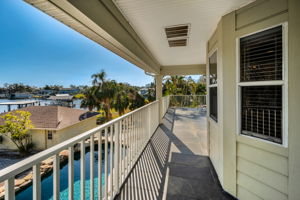 Upper Level Balcony10