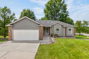 1303 NE 103rd St-001