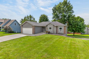 1303 NE 103rd St-002