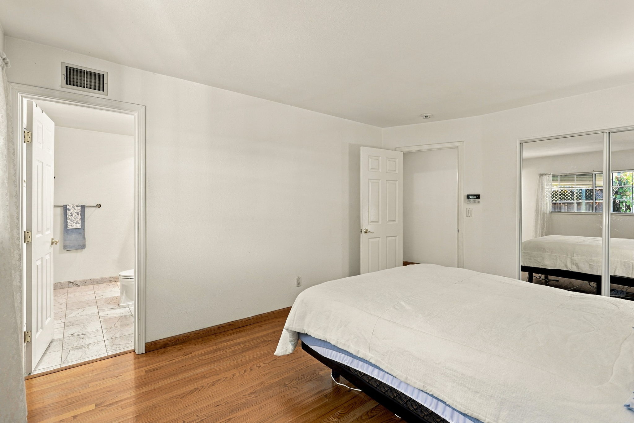 All 4 Bedrooms offer Mirrored Closet Doors