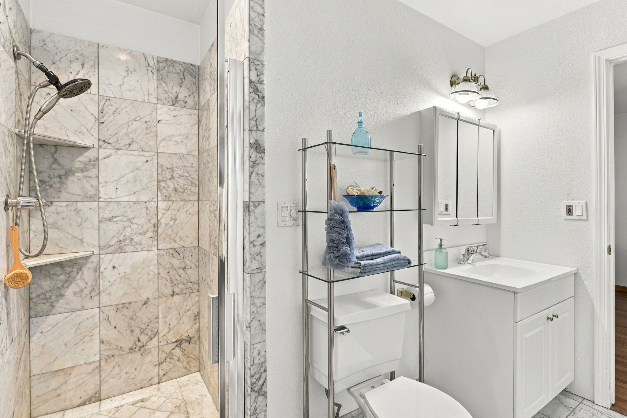 Very Spacious natural Carrera Marble Master Bath!