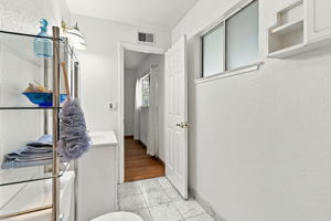 En Suite Master Bath o/natural Carrera Marble Floor