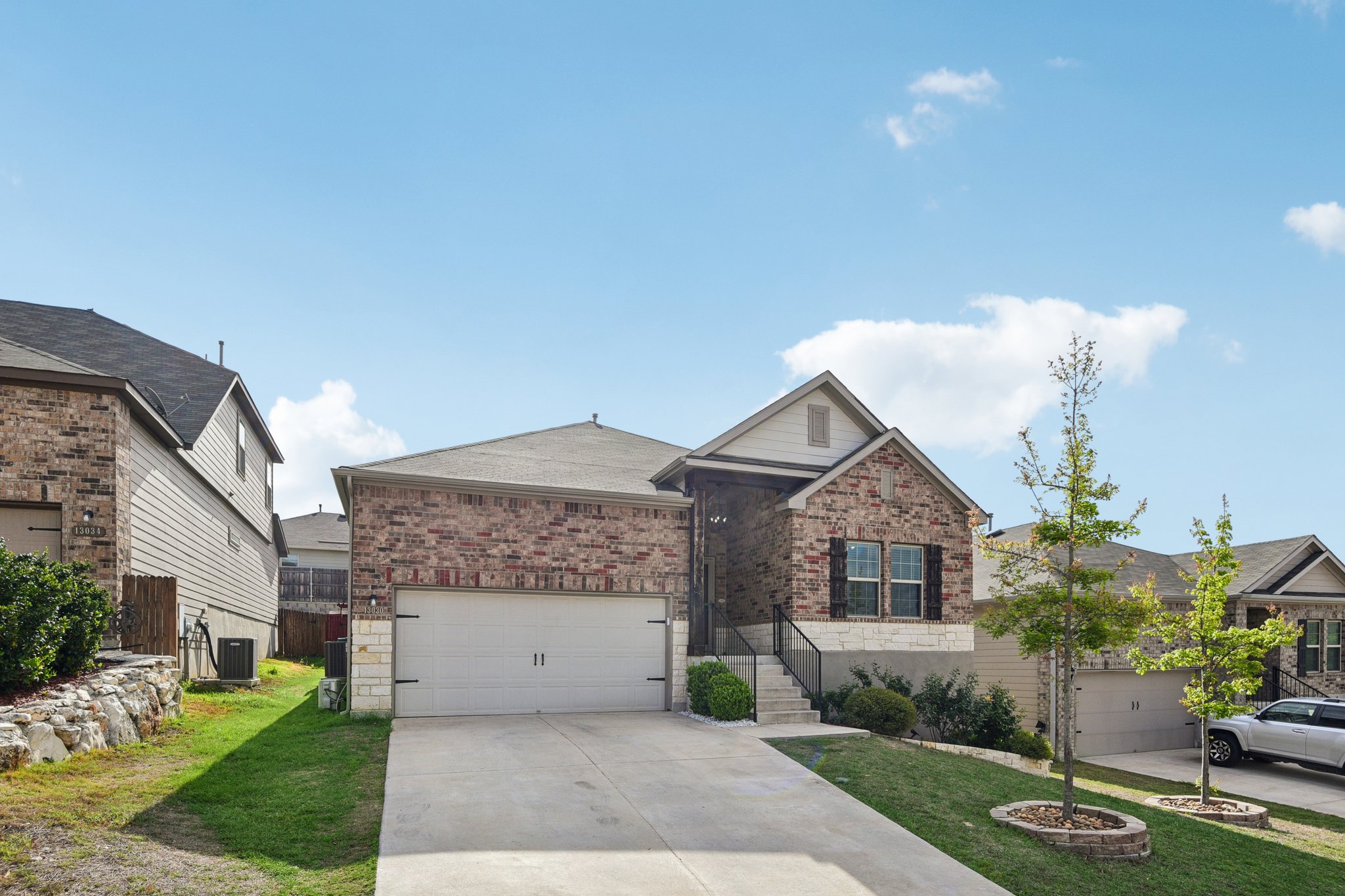 Vista Holw-S2403-001.jpg