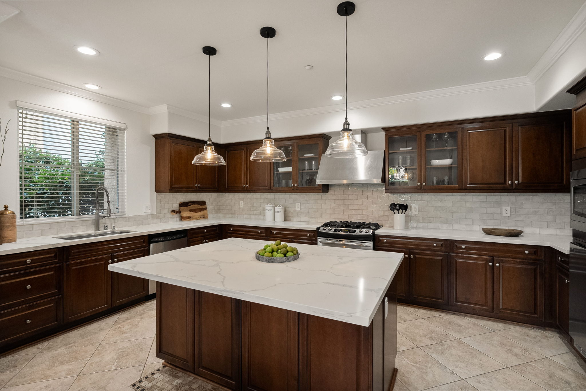 13031 Villosa Place-26