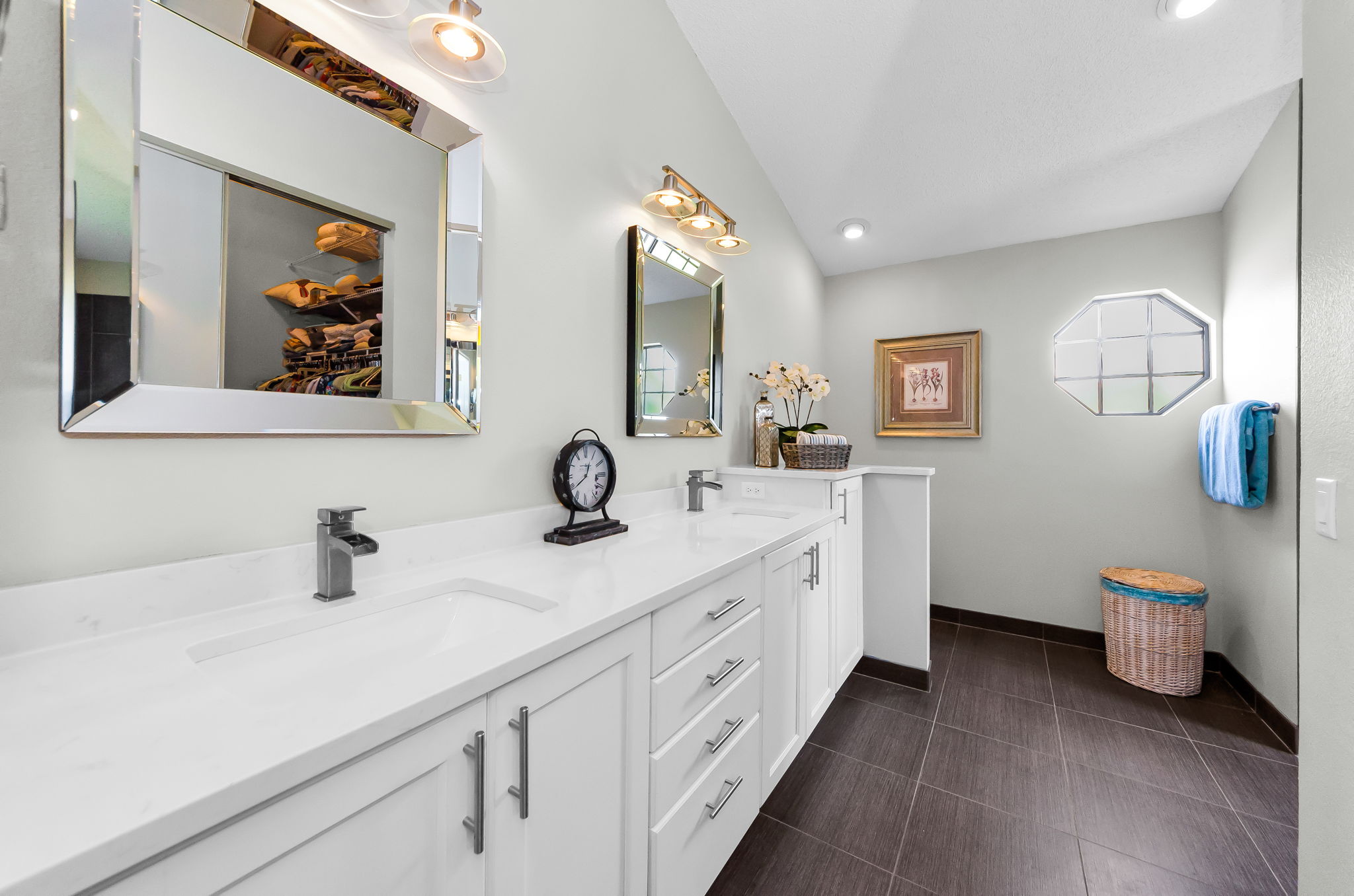 Primary Bathroom 1a
