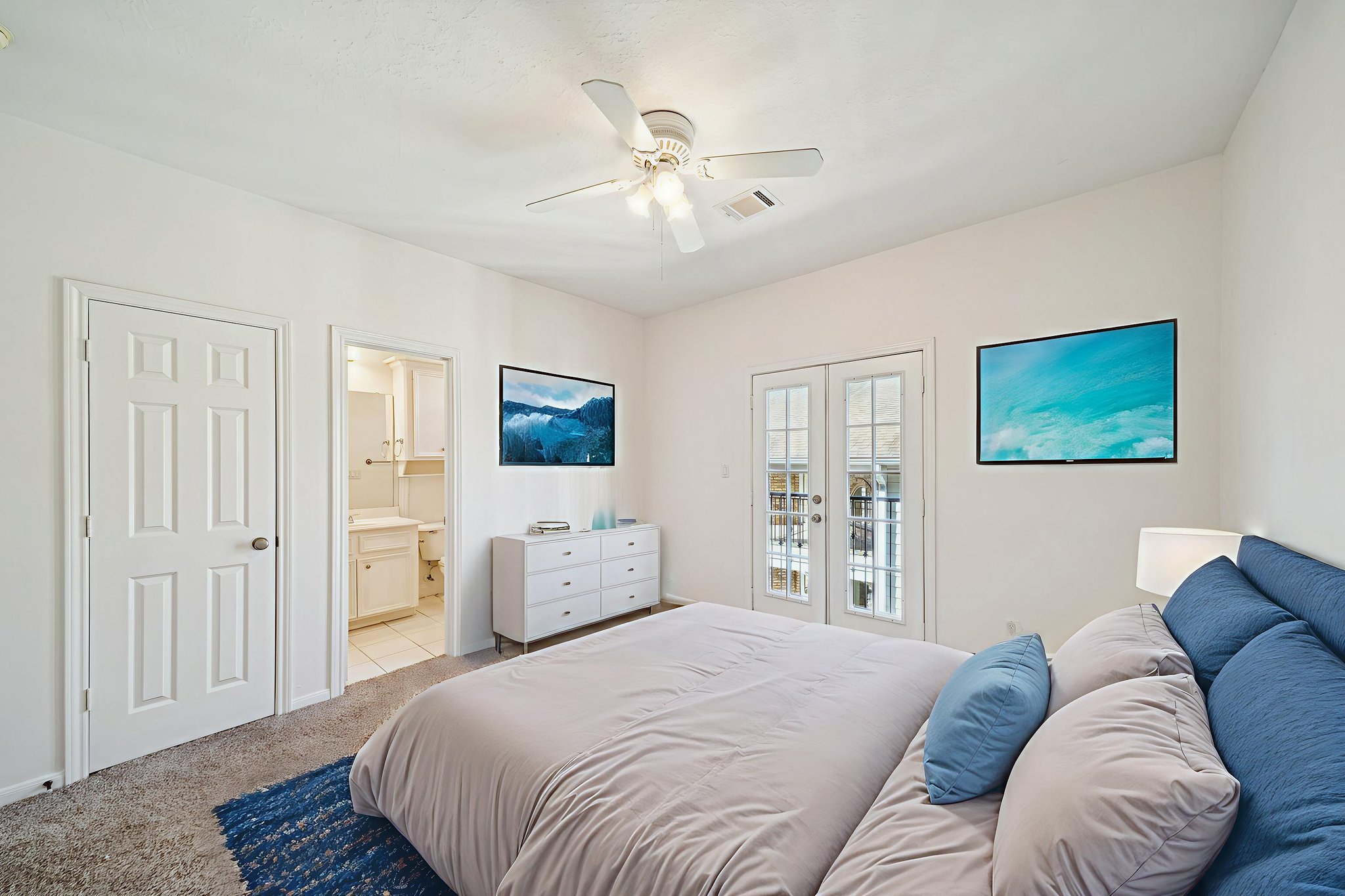 1304 Dart St Unit E, Houston, TX 77007-019 virtually staged.jpeg