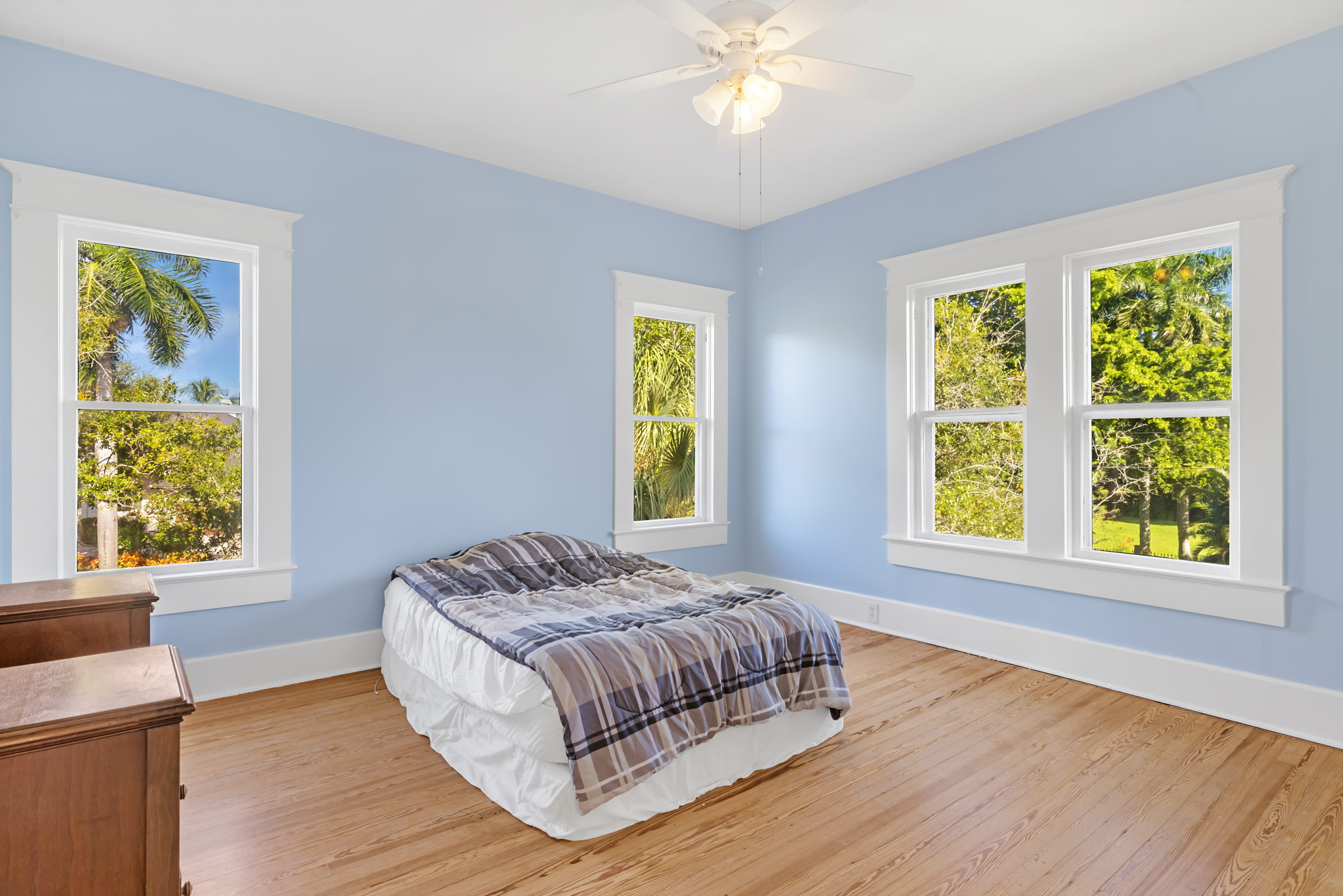 Guest Bedroom 3-1